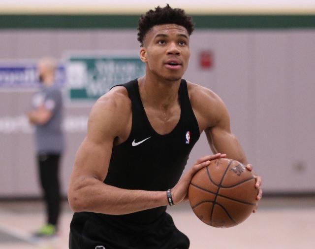 这让不少球 这让不少球