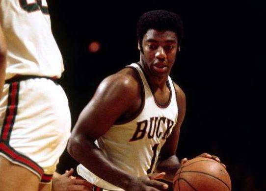 莱万多夫斯 莱万多夫斯